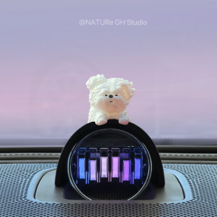 原创潦草小狗 饰nomi帽子新M5新M7智界S7享界 问界蔚来汽车摆件装