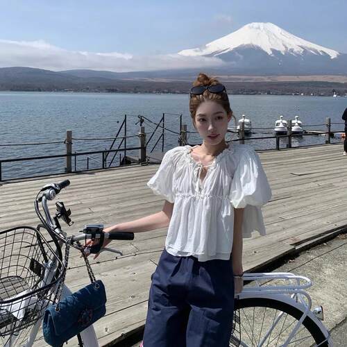 法式泡泡系带短袖衬衫