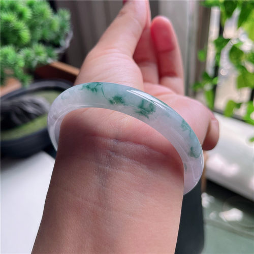 9月新品 鸿玉翡翠54圈口冰糯种飘绿花正圈玉手镯女款正品26F70912