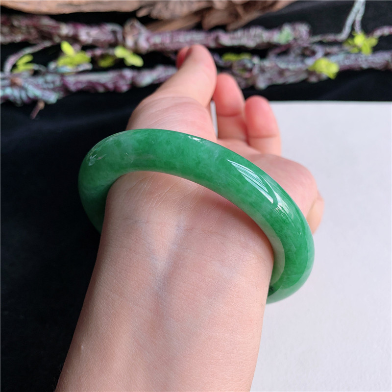 7月新品鸿玉翡翠55圈口冰糯种满色满绿圆条玉手镯女款正品3A60714