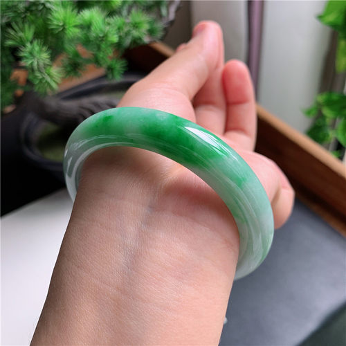 9月新品 鸿玉翡翠56圈口冰糯种飘阳绿正圈玉手镯女款正品3C40908
