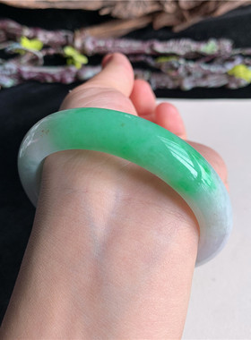 7月新品 鸿玉翡翠57圈口冰糯种飘阳绿正圈玉手镯女款正品33F70701