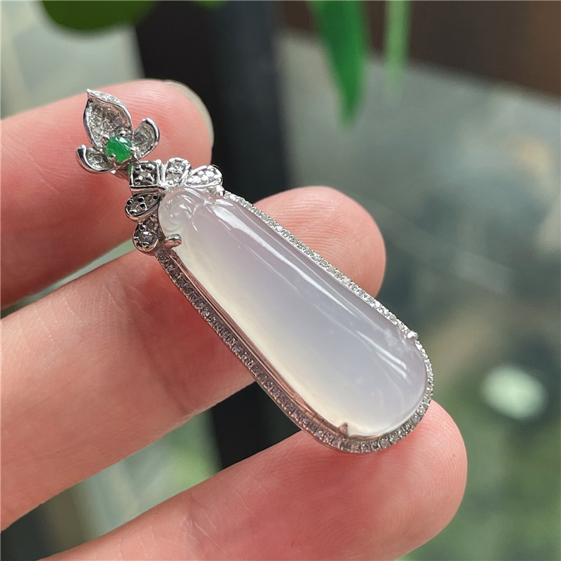 7月新品 鸿玉翡翠18k金镶嵌冰糯种白冰福瓜精美吊坠 A940717