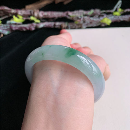 5月新品 鸿玉翡翠55圈口冰种飘绿正圈玉手镯女款正品1A80515