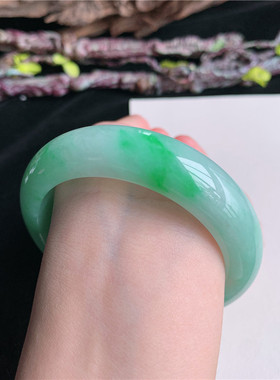 5月新品 鸿玉翡翠57圈口冰糯种飘阳绿正圈玉手镯女款正品9F70508