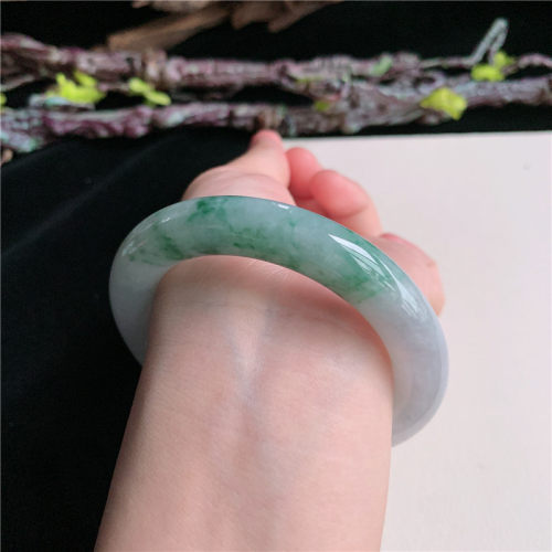5月新品 鸿玉翡翠54圈口冰糯种飘绿花圆条玉手镯女款正品9K50430