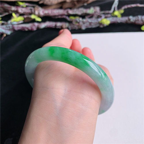 6月新品 鸿玉翡翠60圈口冰糯种飘阳绿圆条玉手镯女款正品21F70626