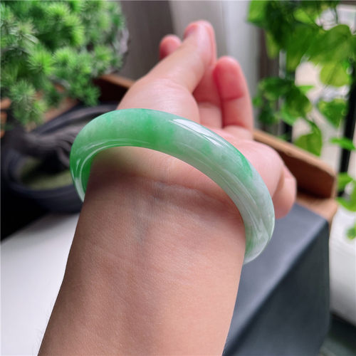 9月新品 鸿玉翡翠56圈口冰糯种飘阳绿正圈玉手镯女款正品6B20908