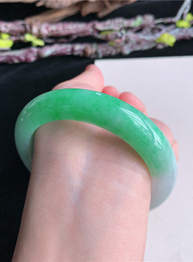 5月新品 鸿玉翡翠57圈口冰糯种飘阳绿正圈玉手镯女款正品10H70516