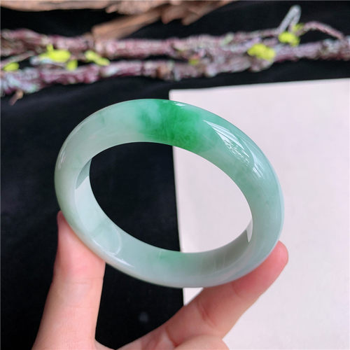 5月新品 鸿玉翡翠52圈口冰糯种飘阳绿正圈玉手镯女款正品21G40521