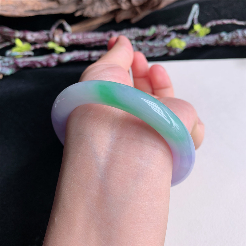 7月新品鸿玉翡翠58圈口冰糯种紫罗兰飘阳绿圆条玉手镯女款3S20715