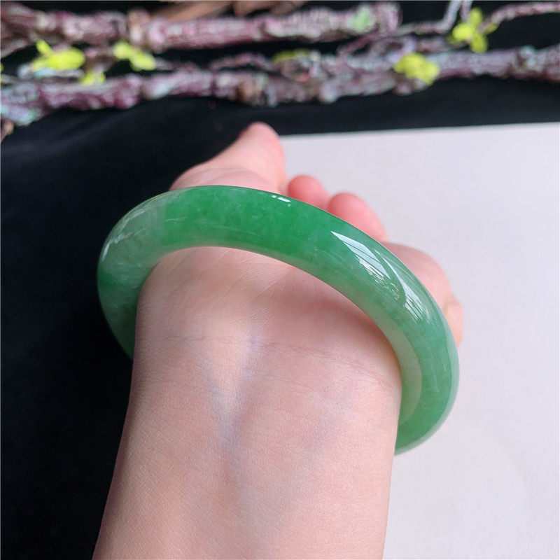 6月新品 鸿玉翡翠57圈口冰糯种满色满绿圆条玉手镯女款37JJ0603
