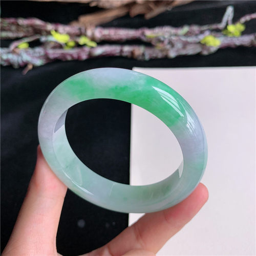 6月新品 鸿玉翡翠52圈口冰糯种紫底飘阳绿正圈玉手镯女款45F30617