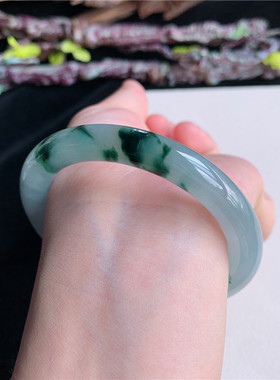 6月新品 鸿玉翡翠54圈口冰糯种飘绿花圆条玉手镯女款正品6G60604