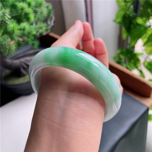 9月新品 鸿玉翡翠60圈口冰种飘阳绿正圈玉手镯女款正品11Q90904