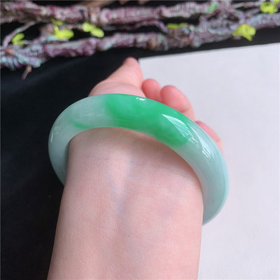 5月新品 鸿玉翡翠56圈口冰糯种飘阳绿正圈玉手镯女款正品11H70501