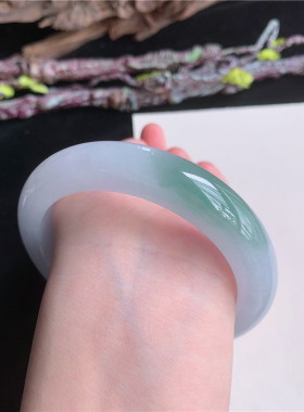 4月新品 鸿玉翡翠59圈口冰糯种淡紫飘绿正圈玉手镯女款 8Y80429