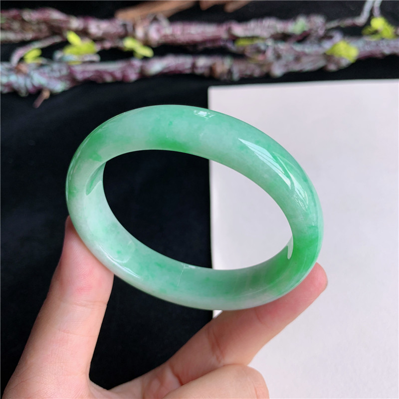 7月新品 鸿玉翡翠52圈口冰糯种阳绿色贵妃玉手镯女款正品13K80711