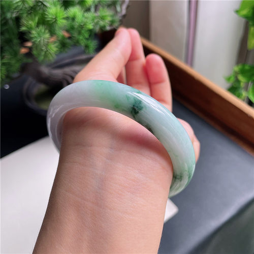 9月新品 鸿玉翡翠61圈口冰糯种飘绿花正圈玉手镯女款正品4Y80904