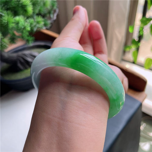9月新品 鸿玉翡翠58圈口冰糯种飘阳绿正圈玉手镯女款正品47JJ0912