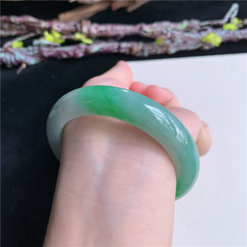 5月新品 鸿玉翡翠56圈口冰糯种飘阳绿正圈玉手镯女款正品8F30513