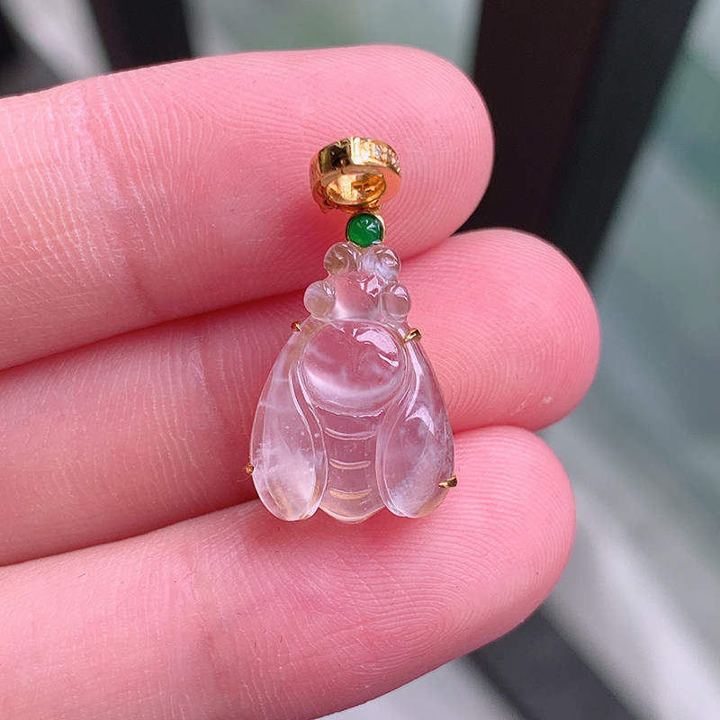 4月新品 鸿玉翡翠18k金镶嵌冰种起光白冰蜜蜂精美吊坠 A940414