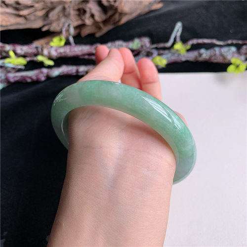 7月新品 鸿玉翡翠64圈口冰糯种果绿色正圈玉手镯女款正品7Y80725