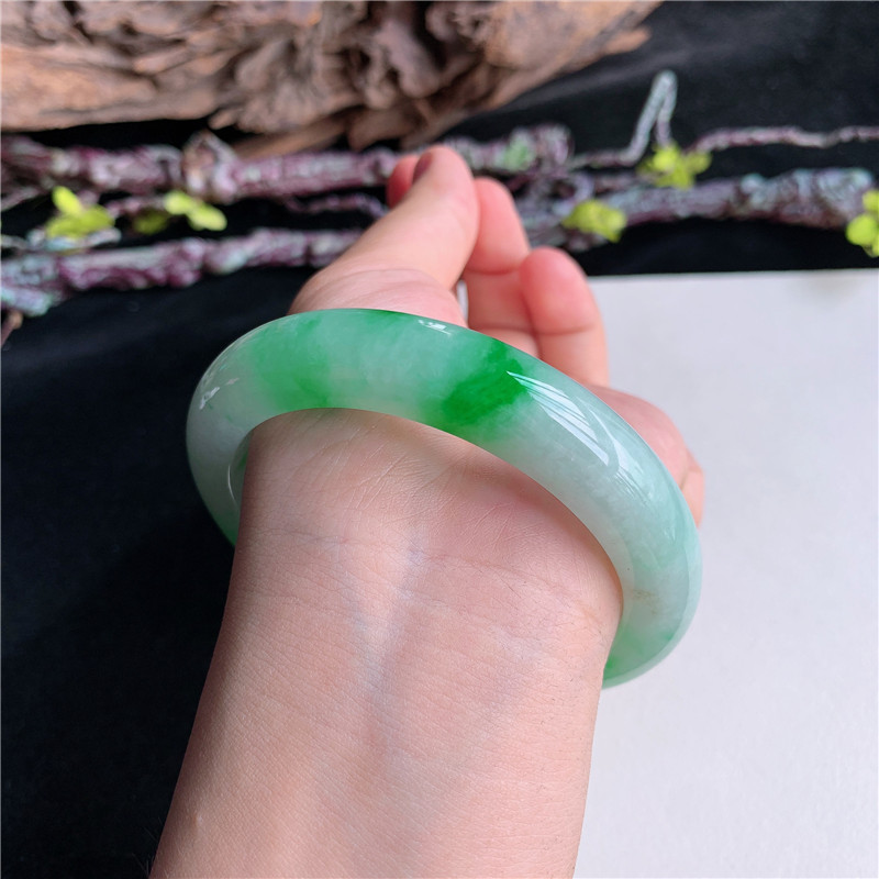 7月新品 鸿玉翡翠60圈口冰糯种飘阳绿正圈玉手镯女款正品46G50714