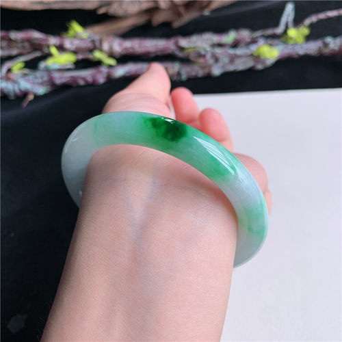 6月新品 鸿玉翡翠55圈口冰糯种飘阳绿圆条玉手镯女款正品35M50629