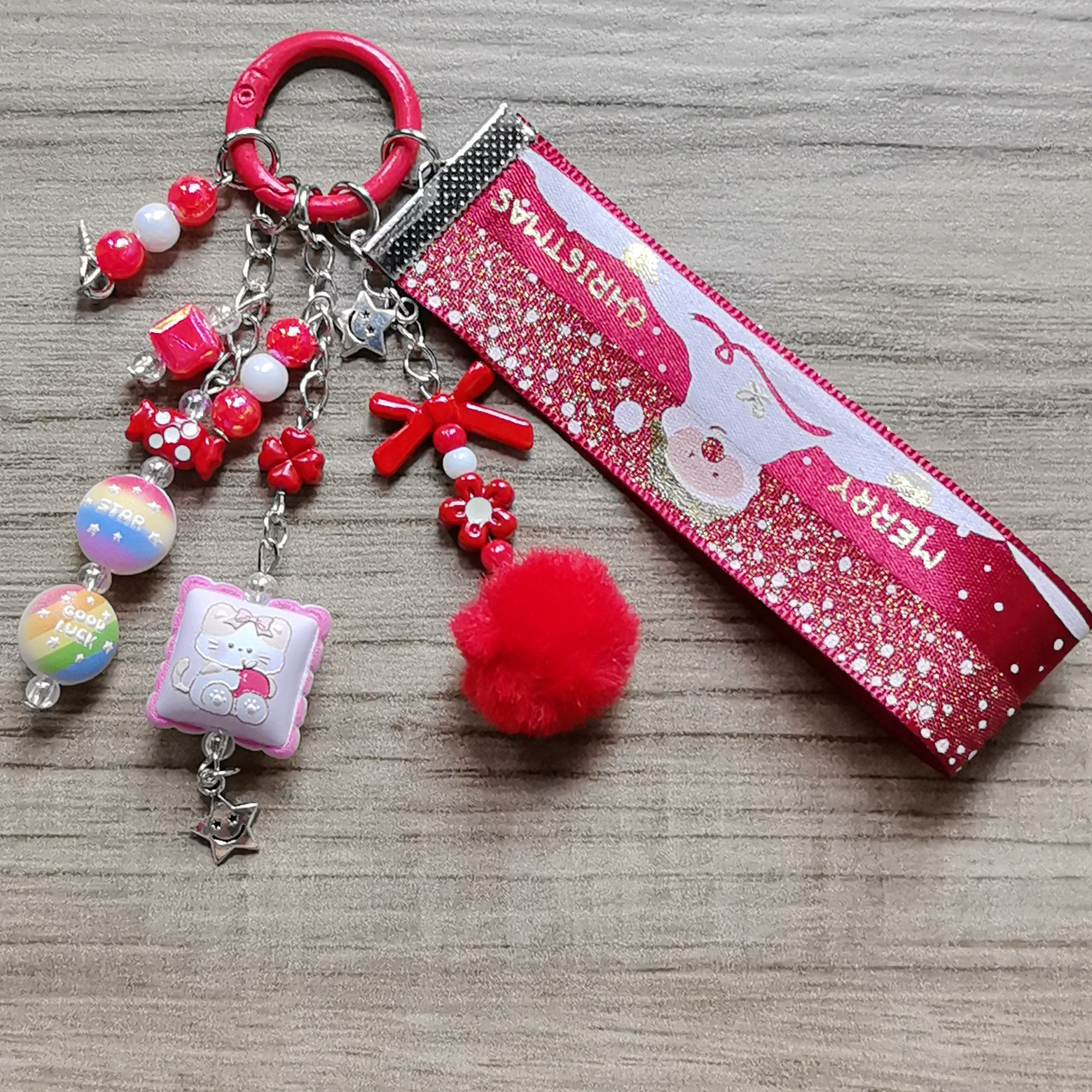 新款星星浮雕抱枕飘带圣诞毛球串珠圣诞节小挂件包包挂链手机挂饰