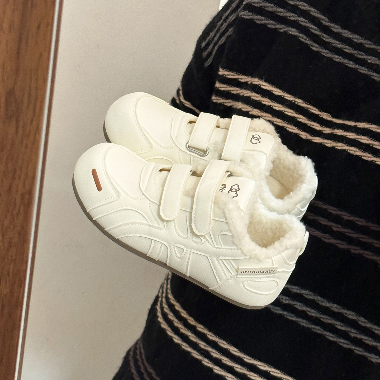 皮面加绒保暖小白鞋二棉运动板鞋