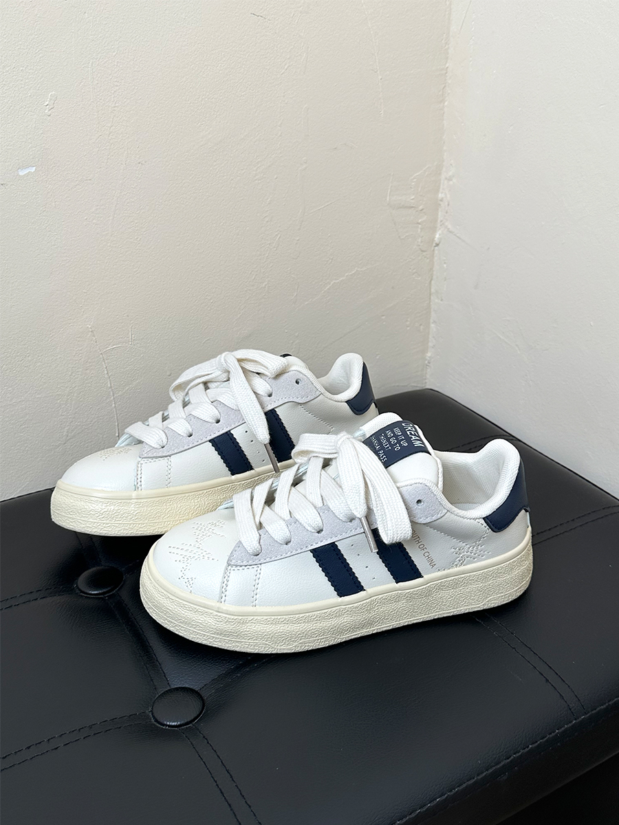 单鞋日系平底原创刺绣小白鞋