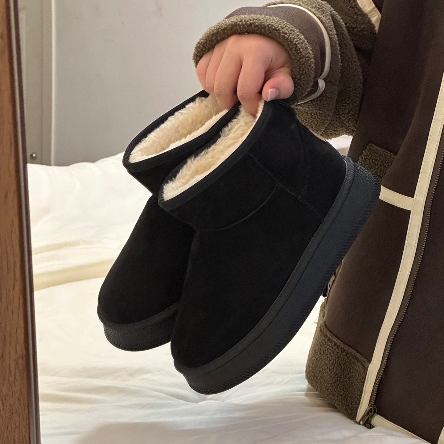 冬季雪地靴女款2025新款保暖鞋子