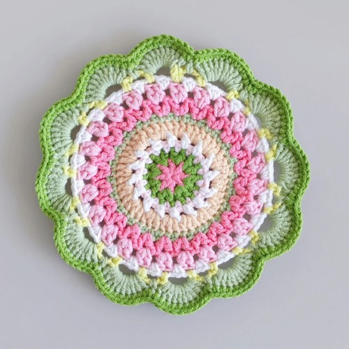 手工钩织复古曼陀罗杯垫