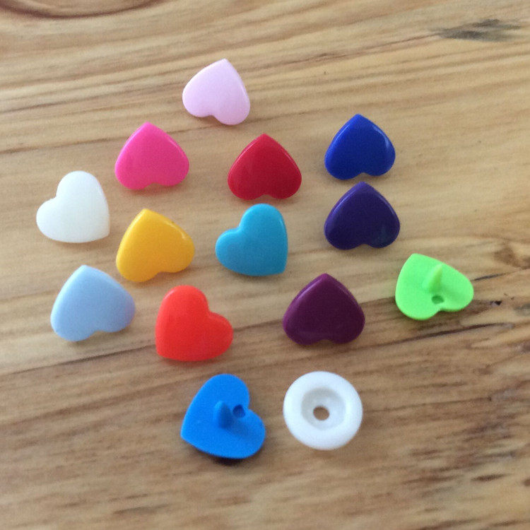 华联 12.4MM T5爱心型四盒扣心型四盒扣爱心扣心扣树脂单色1000套,居家布艺,纽扣,淘宝优惠券,粉丝福利购,淘宝优惠卷