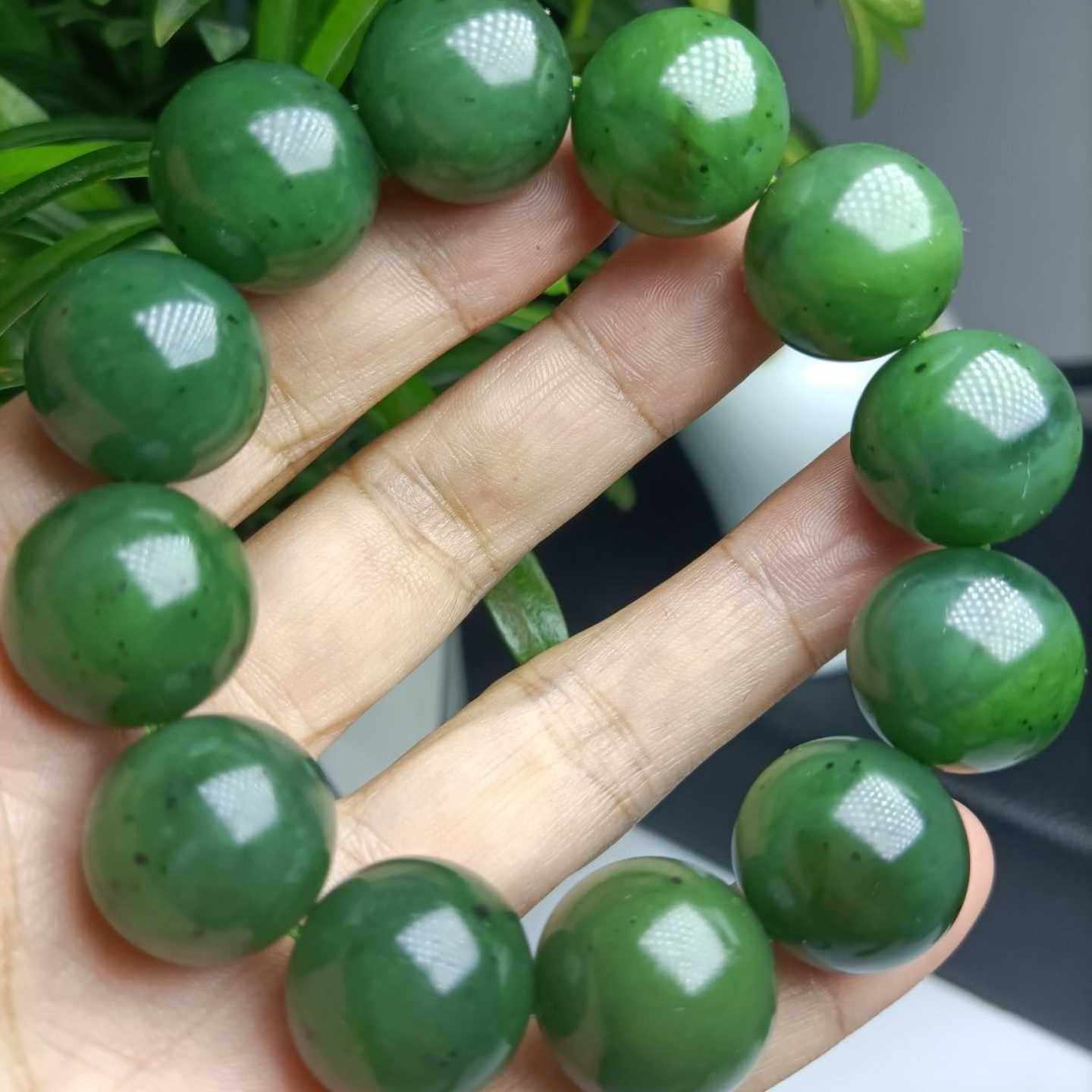 碧绿浓郁瓷实细腻碧玉手串手链