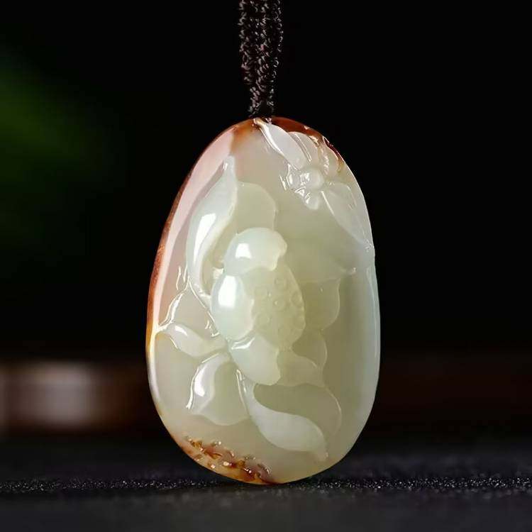 保真新疆和田玉莲花吊坠羊脂级枣红皮白玉原石籽料荷花玉挂件女款