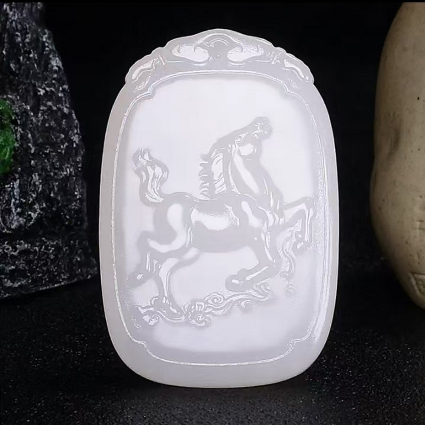 白玉马到成功挂件男女款