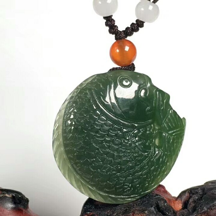 金鱼年年有余饰品新疆和田玉送证