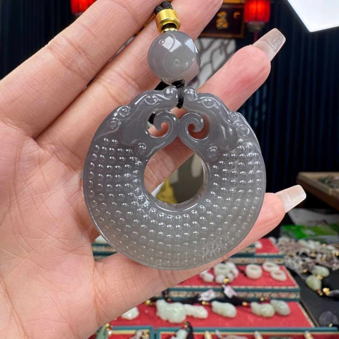 天然和田玉仿古龙牌吊坠