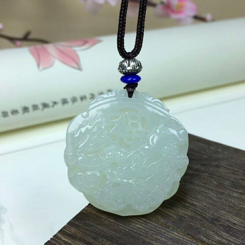 龙牌精雕男女款圆形新疆和田玉