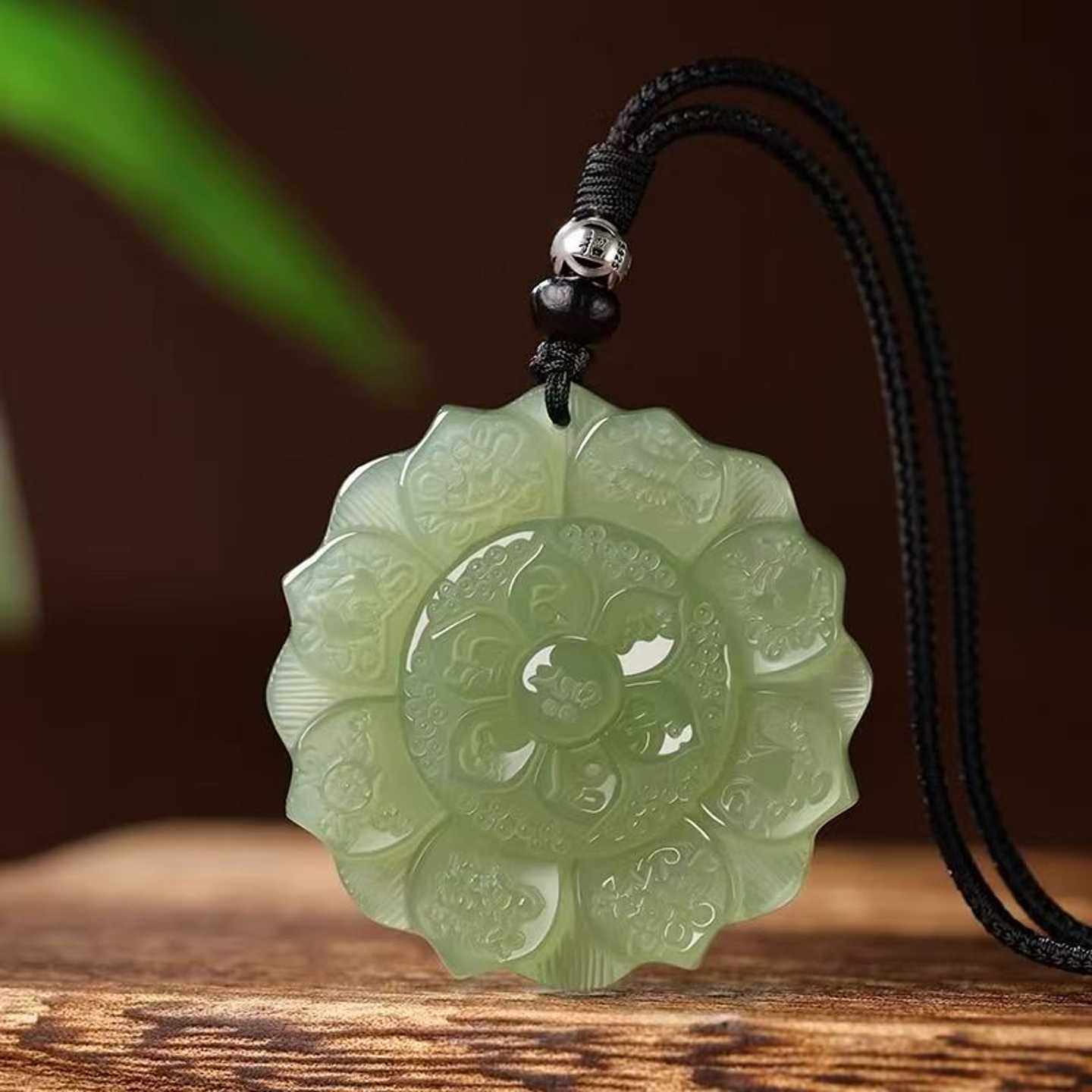 正品天然和田玉莲花吊坠