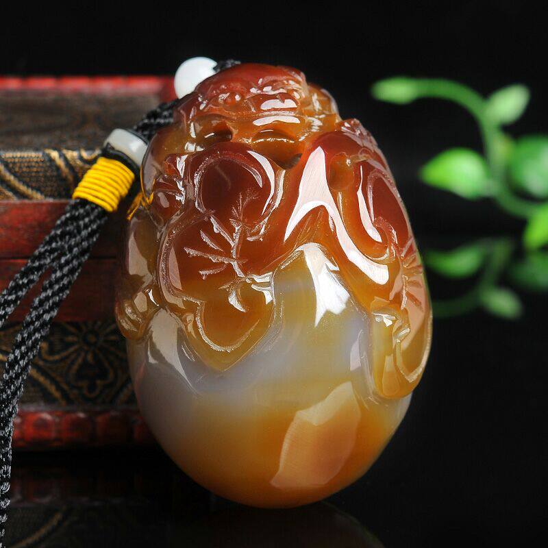 缅甸天然如意貔貅玉石手玩件