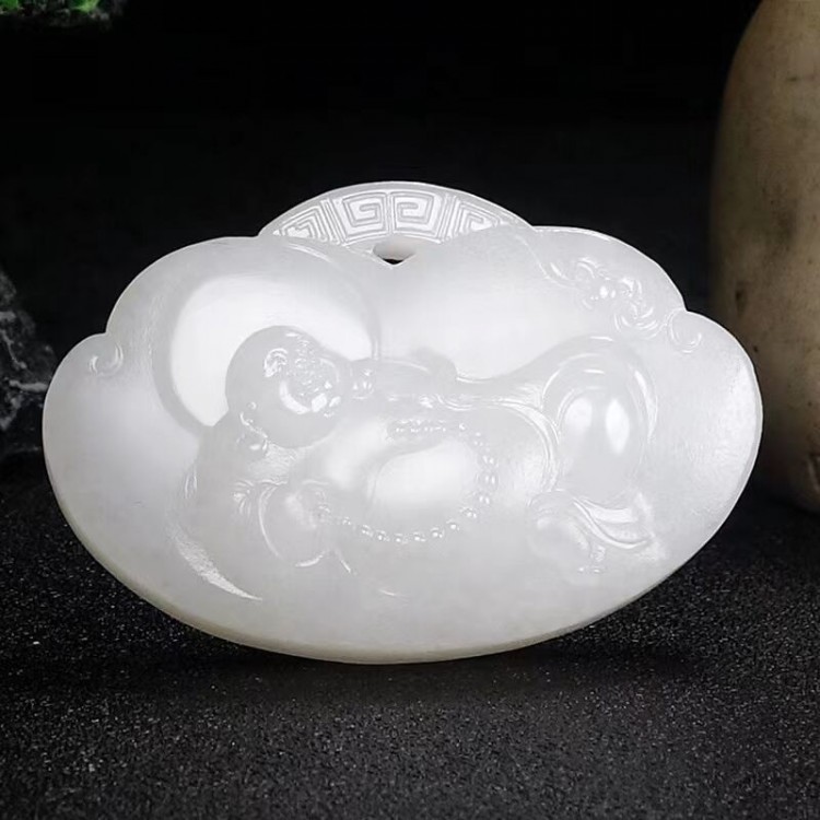 和田玉自在开心佛吊坠羊脂白玉