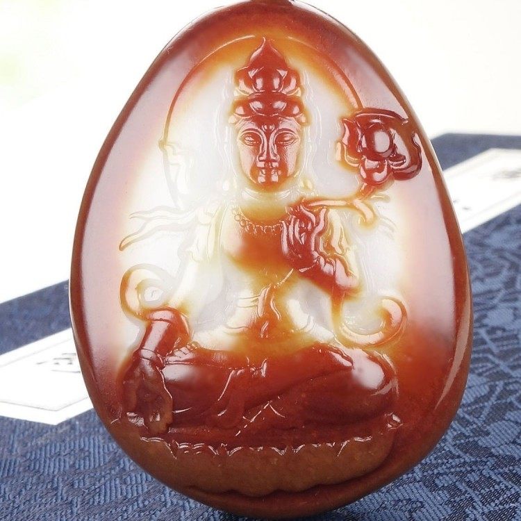 珍藏品新疆和田玉莲花观音吊坠羊脂级白玉洒金皮籽料观音菩萨挂件