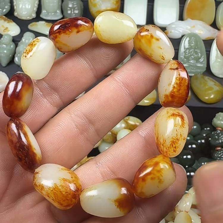 白玉红沁皮原石籽料手串手链