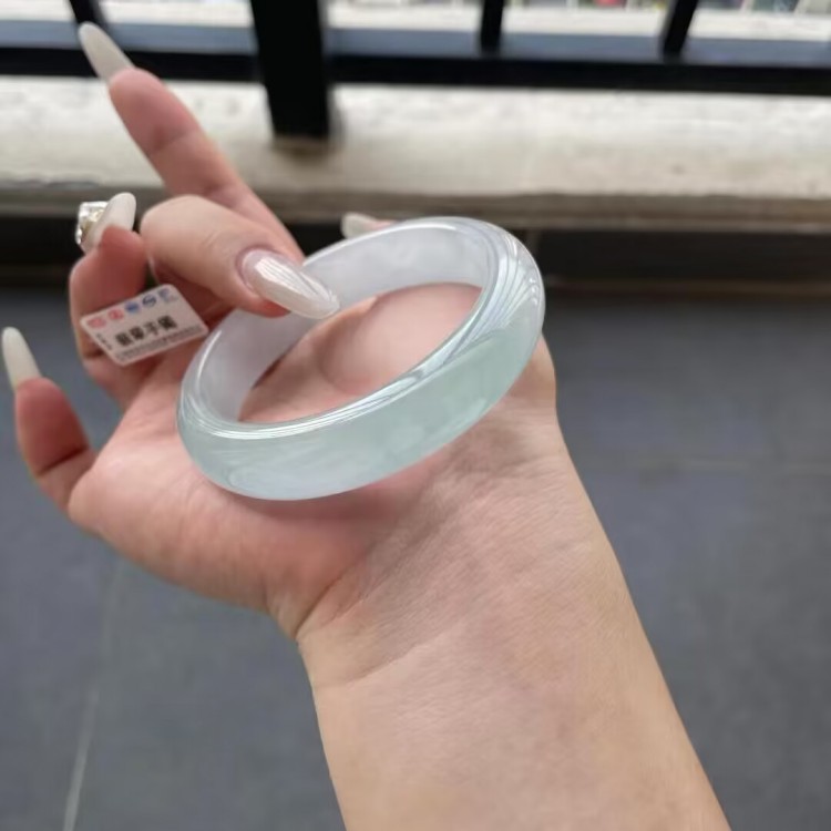 冰飘花蓝花翡翠处理玉镯子