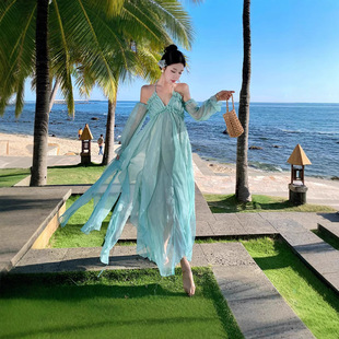 2025跨境实拍绿色度假吊带连衣裙海边拍照精致仙女沙滩长裙