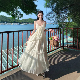 法式 设计感吊带连衣裙高级感海边度假沙滩裙氛围感拍照长裙