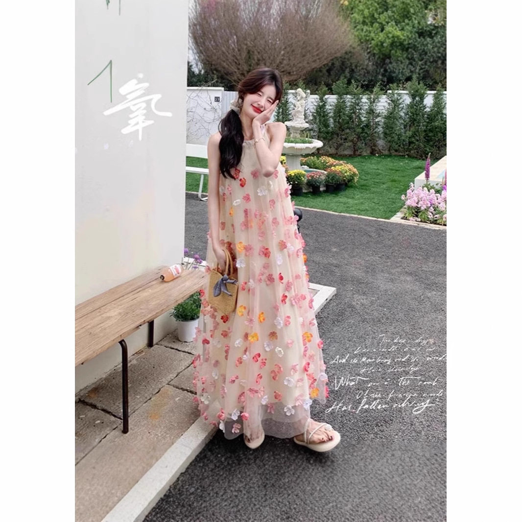 2025春季新款仙气立体花朵长款挂脖背心连衣裙